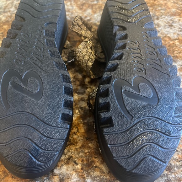 NWOT Bernie Mev. metallic wedge sandals - Picture 4 of 4